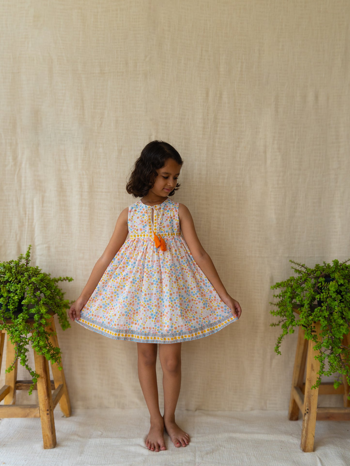 NAAVYA_ORANGE WILD FLORAL
